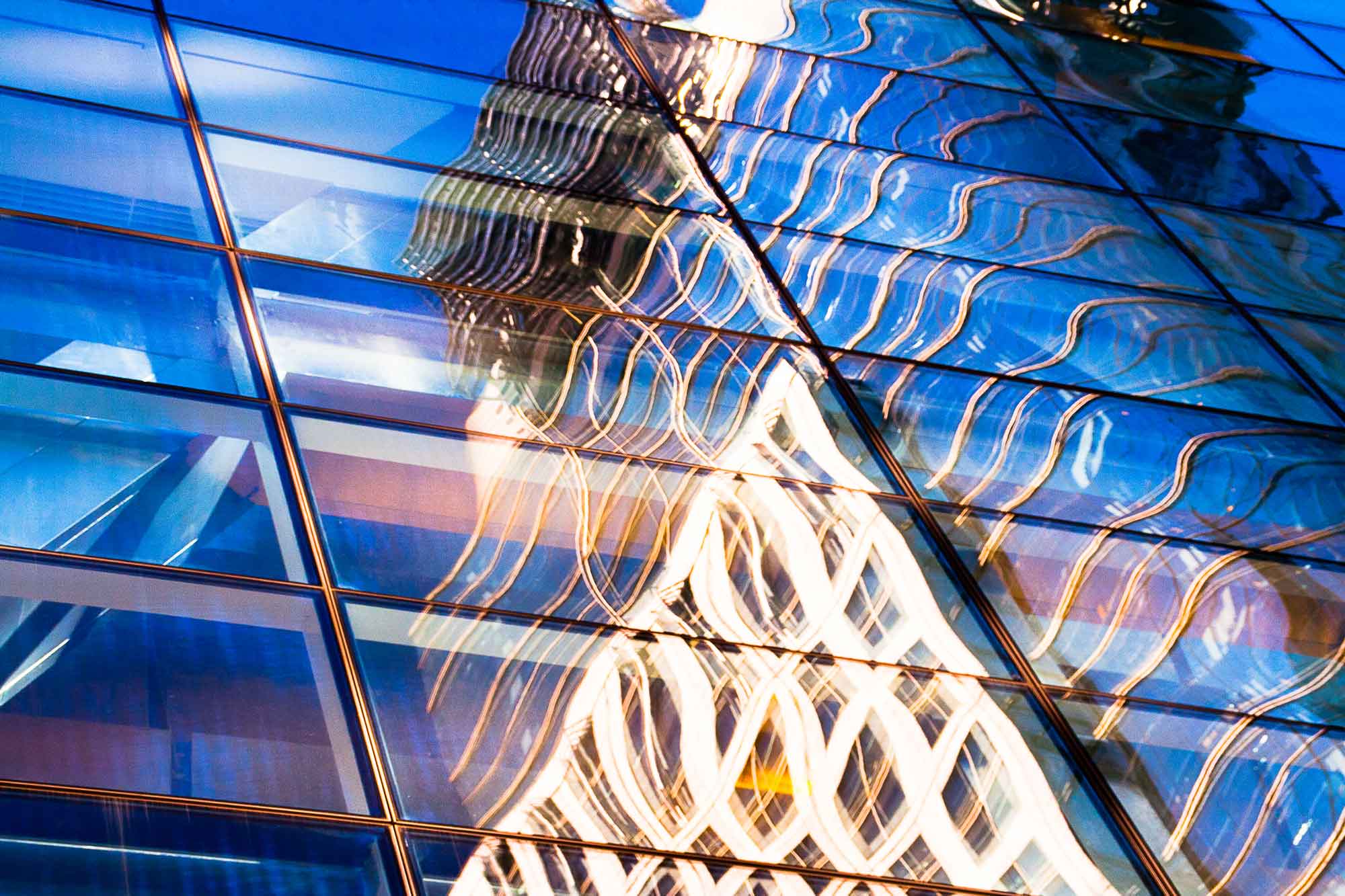 building reflection in new york city